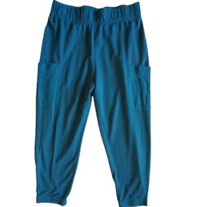Soft‎ Surroundings Cargo Jogger Pants.